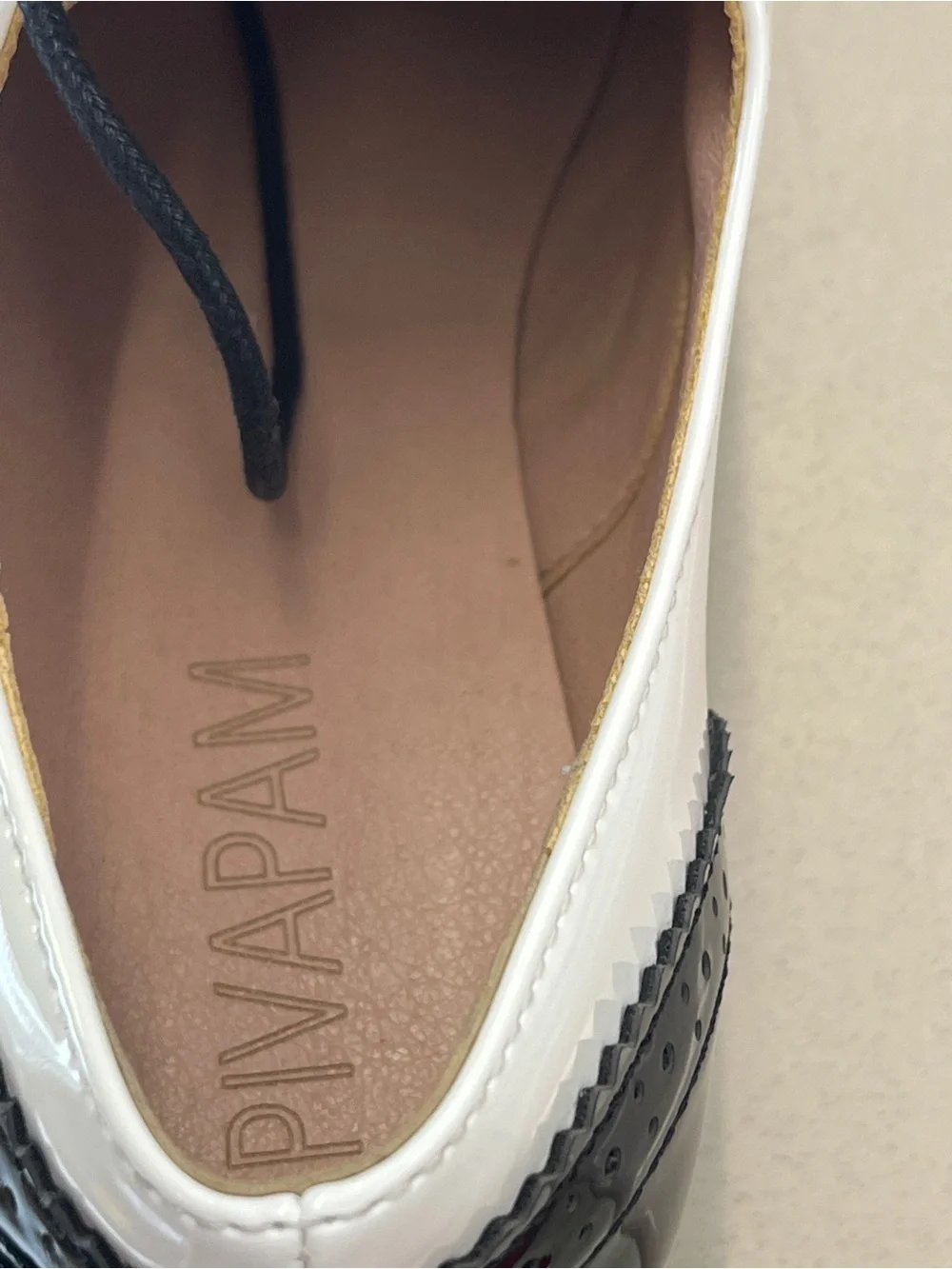 Women’s Oxfords - Saddle Shoe Style - Picture 5 of 8